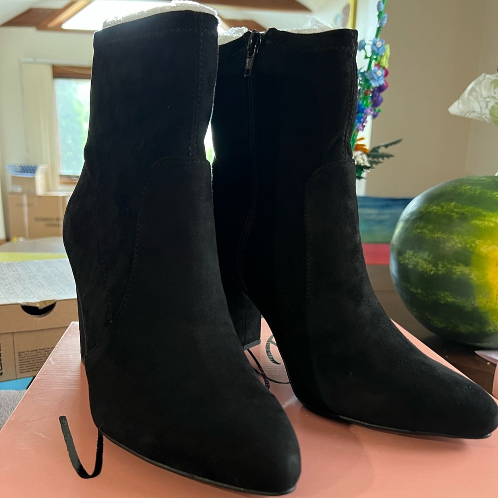 Wild Pair black boots with heel size 9.5 womens